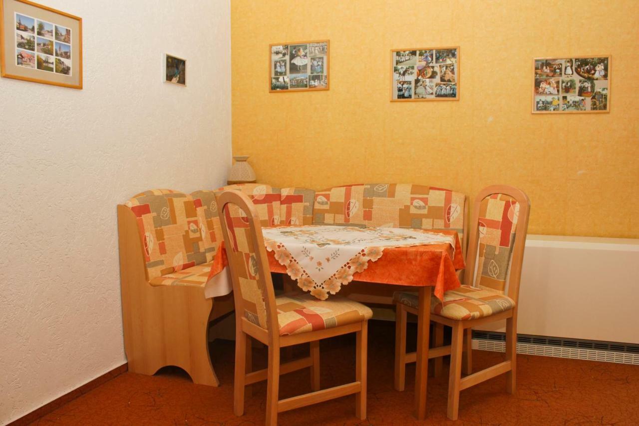 Zum Dorfschullehrer Apartamento Lübbenau Exterior foto