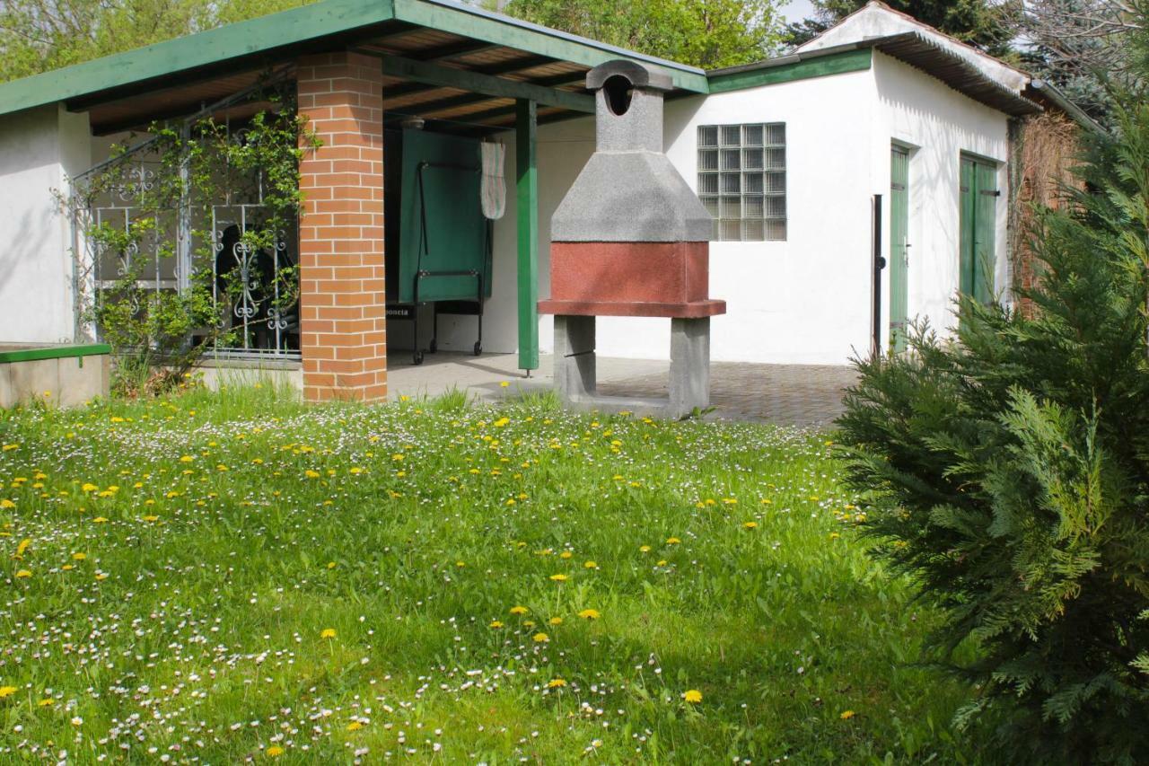 Zum Dorfschullehrer Apartamento Lübbenau Exterior foto