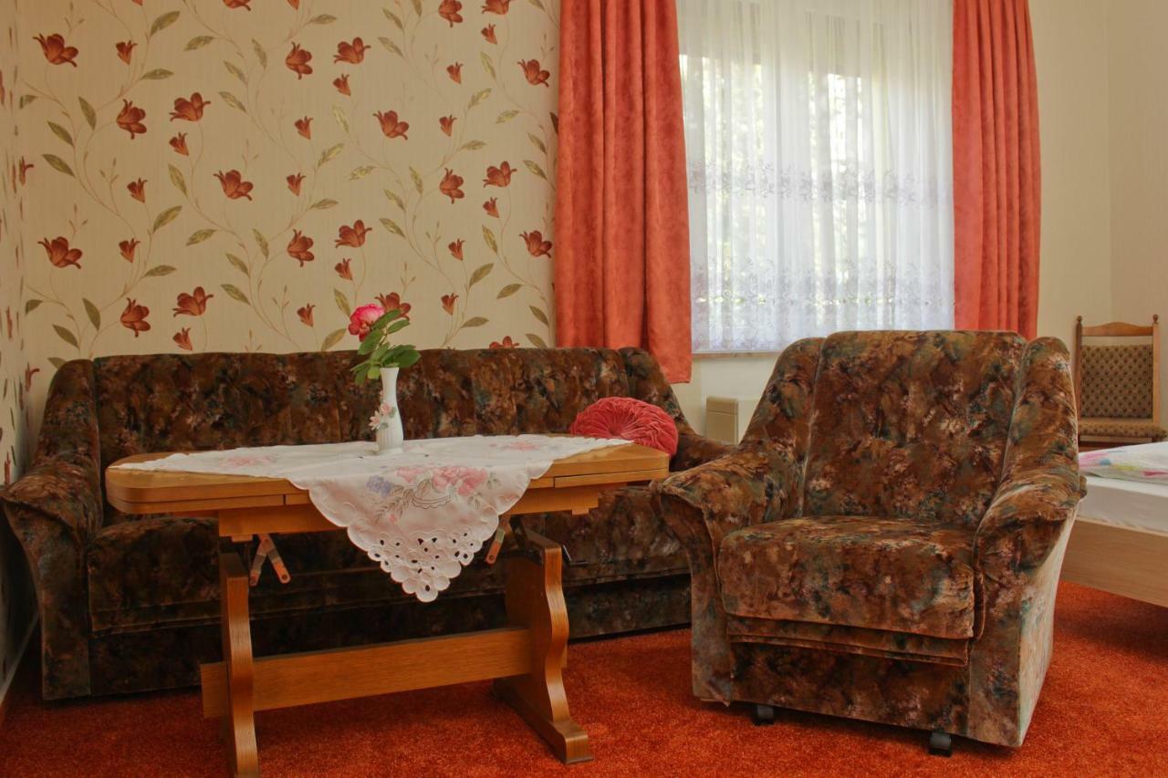 Zum Dorfschullehrer Apartamento Lübbenau Exterior foto