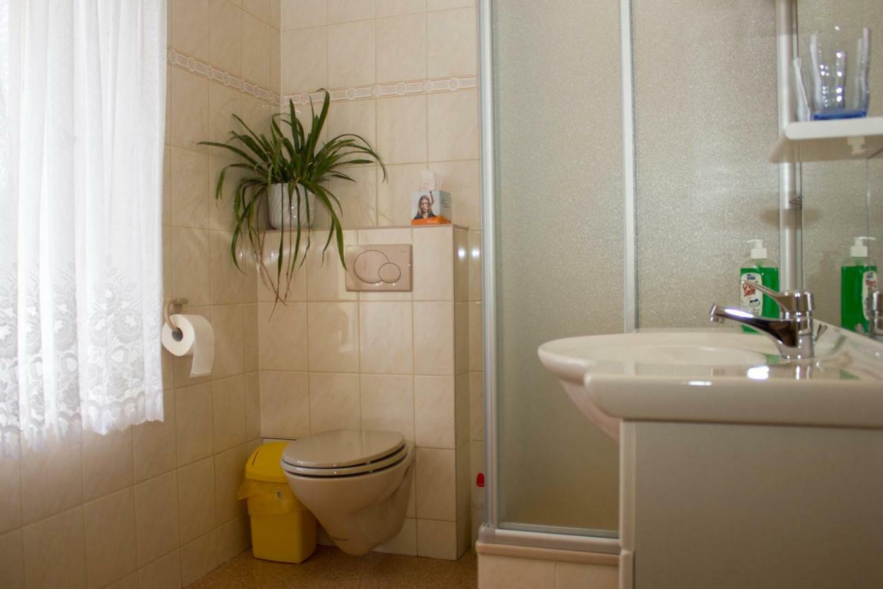 Zum Dorfschullehrer Apartamento Lübbenau Exterior foto